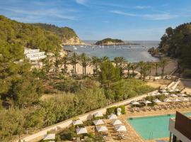 The Club Cala San Miguel Hotel Ibiza, Curio Collection by Hilton, Adults only，位于圣米格尔港的酒店