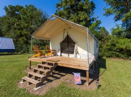 Khushatta Hills Ranch Glamping - Aunt B，位于Coldspring的豪华帐篷