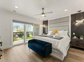 Luxury 3 level 3 Bedroom 171-12 Condos
