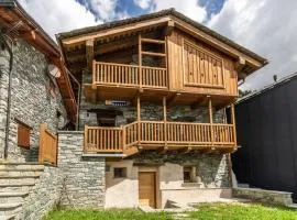 HelloCHALET Valtournenche - Chalet Pessey - Entire Alpine Chalet 400m from Ski Lifts with Garden & Mountain View