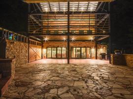 Scenic Getaway with Fire Pit and Grill in Columbia!