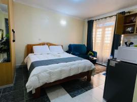 Furnished Studio Apartment at BH Crown Z Towers, Opposite Quickmart Kamakis，位于Ruiru的酒店