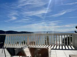 Villa Luna Blue，位于Brca的酒店