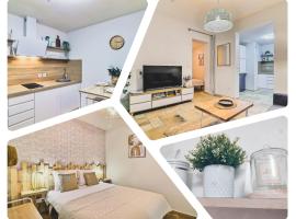 LE PTIT HONORE - Appartement 2 pers - Centre Cosy WiFi Clim Garage，位于圣吉尔的酒店