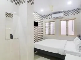 Hotel O Aroma Classic Near Nampally Railway station