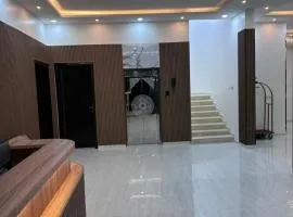 الشرفة بارك للشقق المخدومة