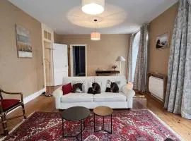 Appartement spacieux en centre-ville pour 6 pers. avec vue sur montagne - FR-1-234-327