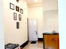 Studio Room Close to Quest Mall