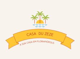 Casa Du Zeze Balneário Camboriú，位于巴拉奈里奥-坎布里乌的酒店