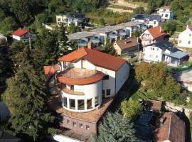 Raca Retreat，位于Rača的酒店