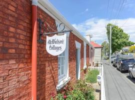 Mr Watson's Cottage near the Battery Point Jetty，位于霍巴特的酒店