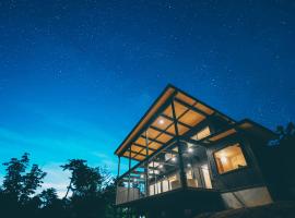 ママを癒す森のサウナ -子連れ歓迎 やさしいサウナと簡単ごはん付き- 一棟貸し -ご家族限定-，位于小诸市的酒店