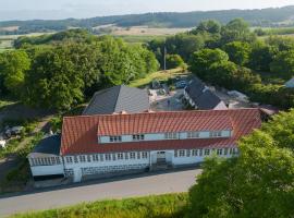 Hos Molsgaarden，位于克内贝尔的豪华帐篷营地