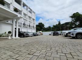 Prosland Hotel，位于Tirūr的酒店