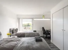 Karazo LTD - Luxurious contractor friendly 2 bed in Croydon