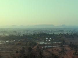 Tree of Life Ramvilas, Bandhavgarh，位于塔拉的豪华帐篷