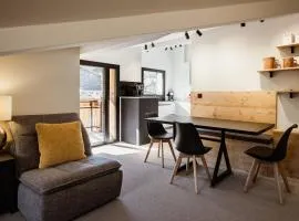 Ambiance moderne, idéalement situé, 4*, WIFI, parking, 75m² - FR-1-304-296