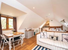 Pentland Hills Chalet，位于爱丁堡的酒店