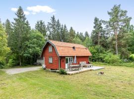 Chalet Gr&ouml;nede by Interhome，位于Kisa的木屋