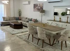 Up Town Luxury Apartment