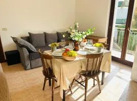 Appartamento con Vista Panoramica e Garage Ideale per Famiglie 4 Persone