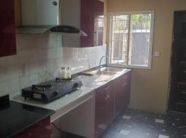 Dee service apartment，位于莱基的酒店