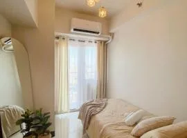 2BR Solana Suite near MOA PICC NAIA