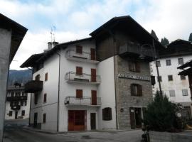 Albergo Meuble Tarandan，位于上福尔尼的酒店