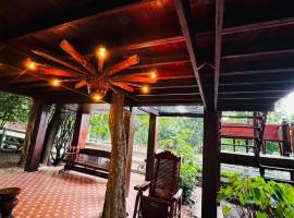 Ingphu Mountainview Khao Yai，位于Ban Khan Takhian的带泳池的酒店