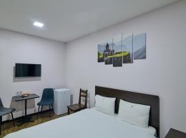 Home inn hotel，位于埃里温的酒店