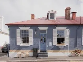 'Fifteen' - Heritage Terrace in Battery Point