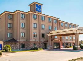 六旗住宿酒店及套房，位于圣安东尼奥的酒店