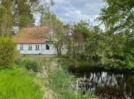 Æblehuset- landhus med fred&ro lige ved gadekæret