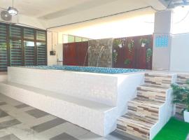 Sulong Inn - Private Pool Homestay in Kuantan, Pantai Sepat，位于关丹的酒店