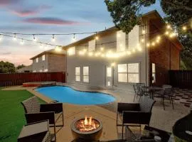 Modern Comforts & Classic Charm w Pool 5BD