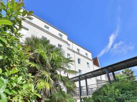 B&B HOTEL Les Sables-d'Olonne Centre Gare，位于莱萨布勒-多洛讷的酒店