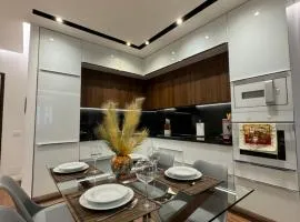 Luxury apartment with a wonderful lake view
