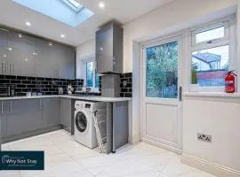 Modern 5 bedroom home in Reading