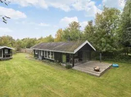 Cozy Home In Gilleleje With Kitchen