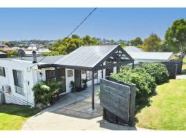 Holiday Home in Lakes Entrance!，位于莱克斯恩特伦斯的酒店