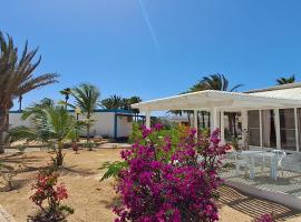 Vilas Praia de Chaves Deluxe house sol y mar，位于Rabil的酒店