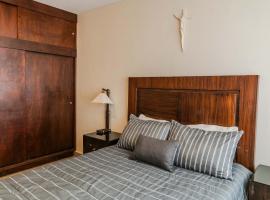 Home in Gated Community near Valquirico & Airport，位于Huejotzingo的酒店