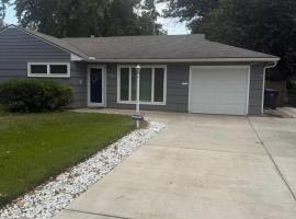 Quiet Cozy Haven for Relaxation & Work in Topeka, Kansas