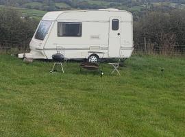 Caravan in the Peak District，位于Holmesfield的豪华帐篷营地