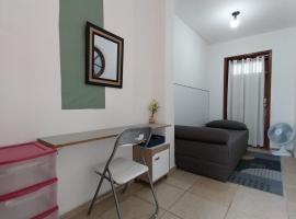STUDIO 01 Suite externa pirvativa，位于圣若泽杜斯坎普斯的酒店
