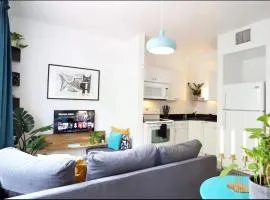South Beach Steps to Ocean Drive Free Parking & Pet Friendly