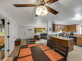 Baycolt McCall - Pet friendly - Near downtown and golf course - Game room - Fenced yard