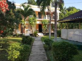 Marge's Vacation Rentals，位于Fish River的酒店