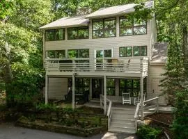 Pets-OK Retreat w Sauna, Jacuzzi at Wintergreen