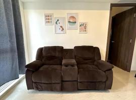 Home Like Getaway with Netflix，位于Kālva的酒店
